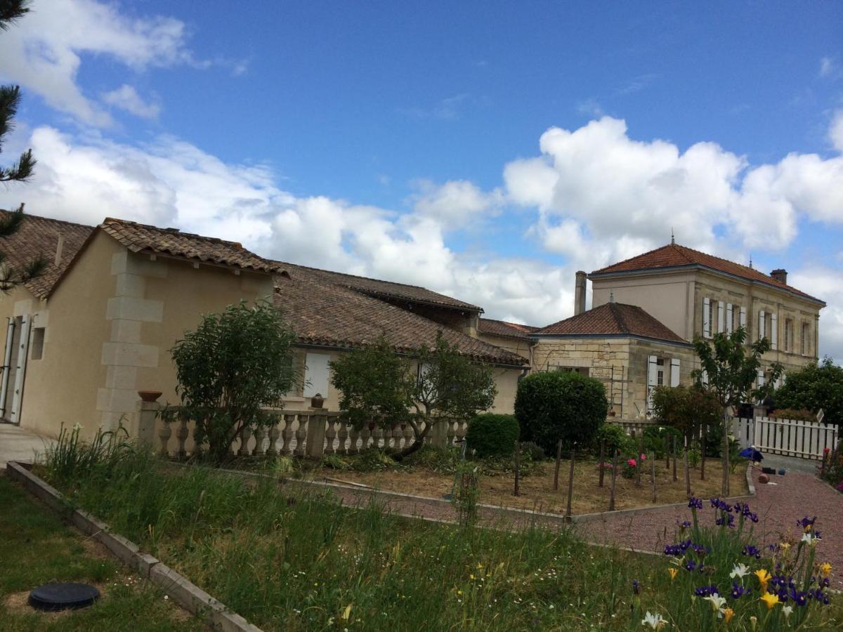 Bed and Breakfast Chateau Couchebout Pugnac Exterior foto